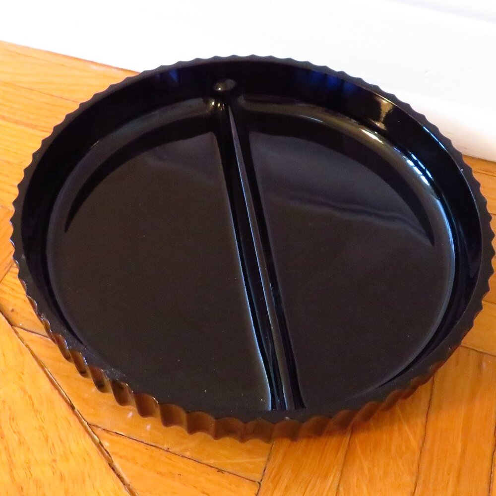 Vintage LE Smith Black Glass Ribbed Divided Snack Luncheon Plate/Black Glass